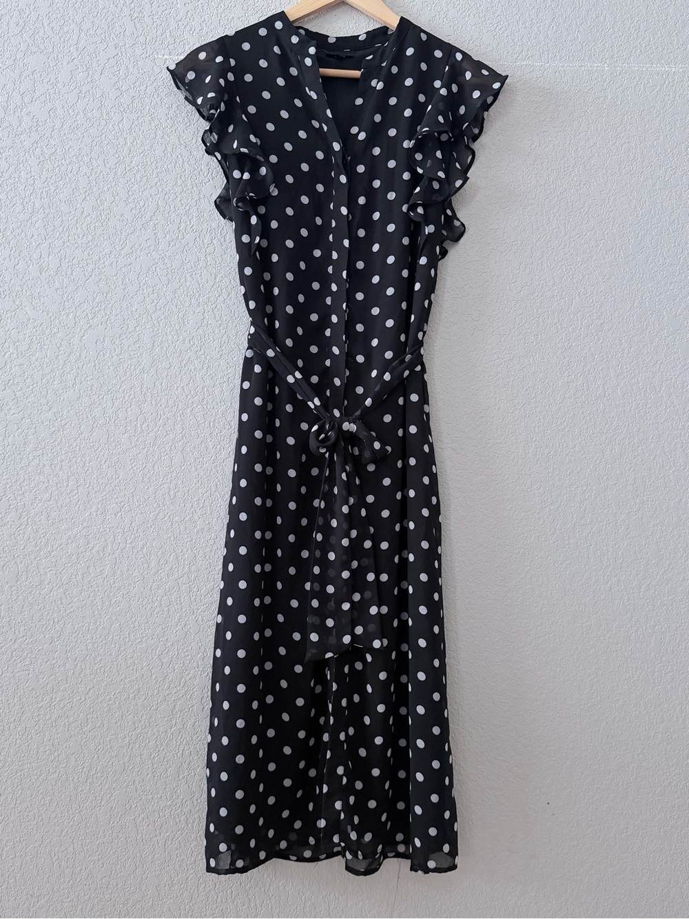 Who What Wear Black and White Polka Dot Ruffle Sleeve Midi Dress